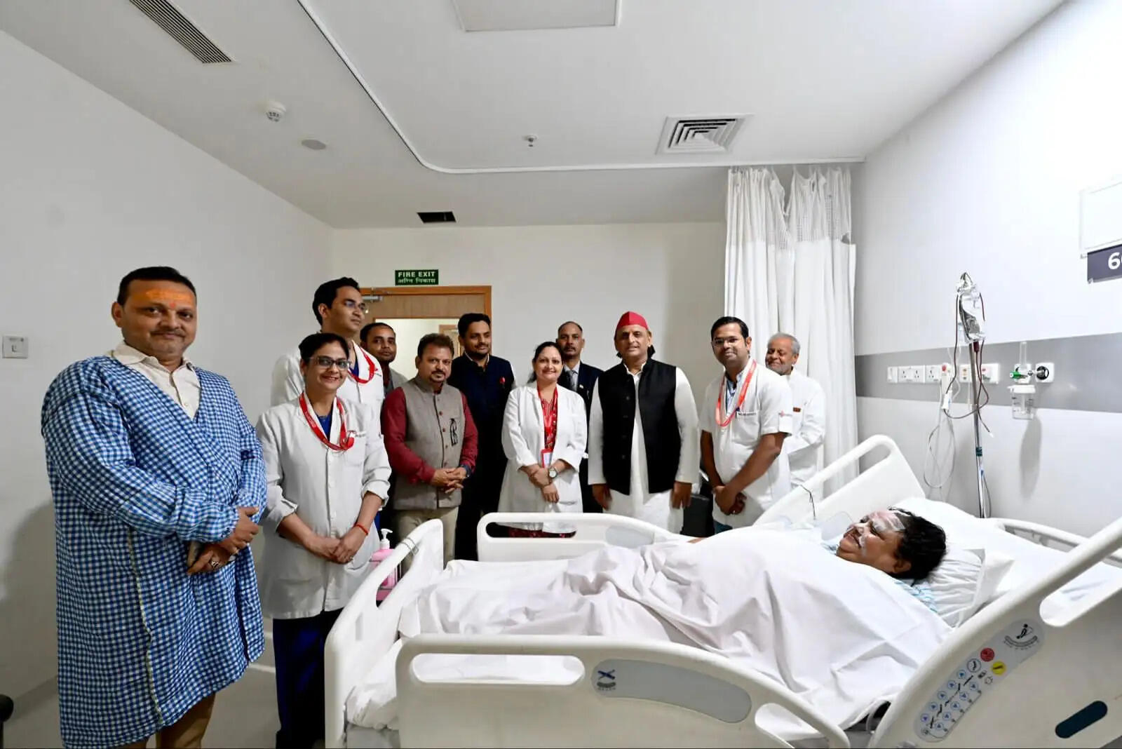 अखिलेश यादव ने हॉस्पिटल पहुंचकर भाजपा नेता अनुपमा जायसवाल का हालचाल लिया