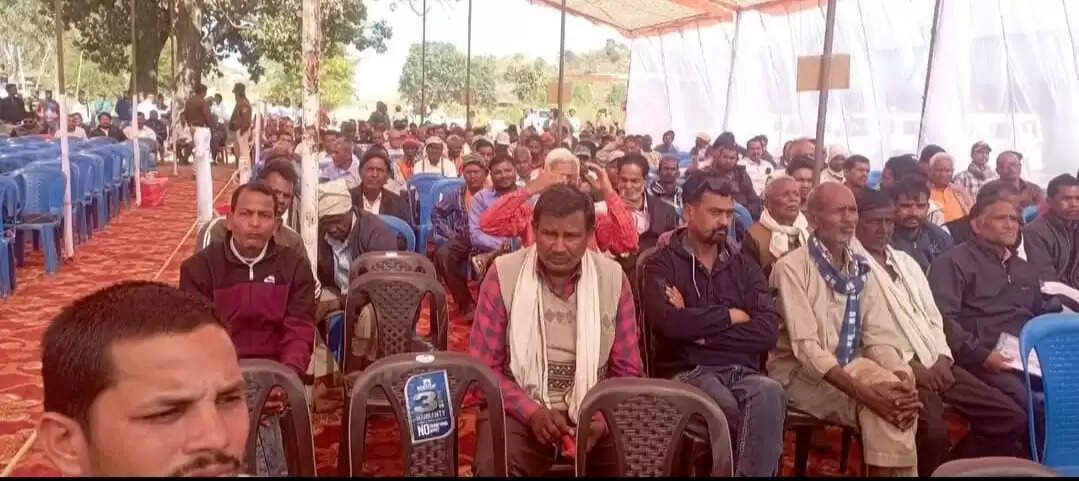 अनूपपुर: अदाणी पावर की प्रस्तावित रेलवे कॉरिडोर की जनसुनवाई पर ग्रमीणों ने बाहर रखने का लगाया आरोप