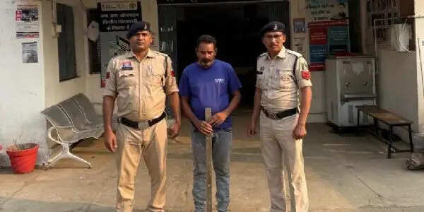 घर में घुसकर मारपीट करने वाला आरोपित गिरफ्तार, न्यायिक रिमांड पर भेजा गया जेल