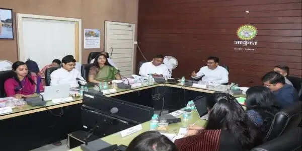 इंदौरः संभागायुक्त ने पशुपालन विभाग के उप संचालक को किया निलंबित