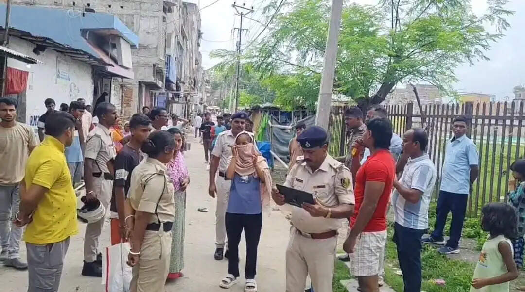 नाथनगर रेलवे स्टेशन पर नाबालिग से छेड़छाड़, विरोध करने पर भागे आरोपित