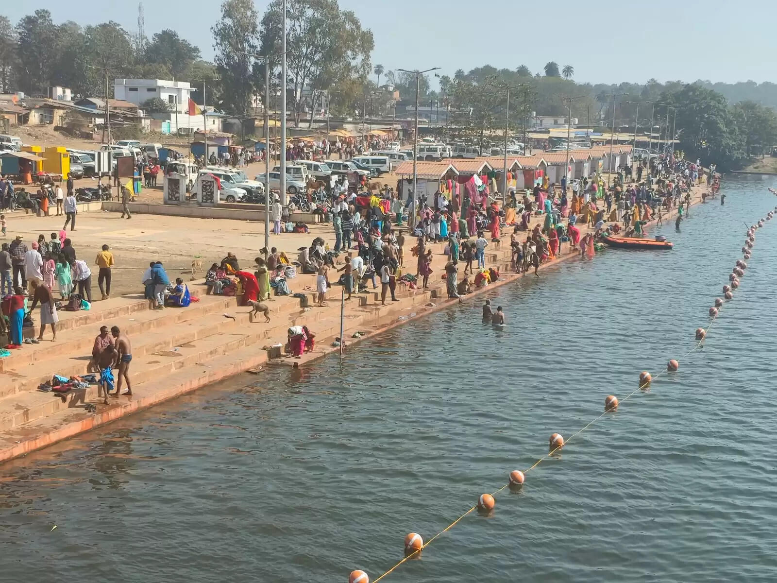 सूर्यदेव हुए उत्तरायण: दो दिन तक मनेगा संक्रांति उत्सव, हजारों श्रद्धालुओं ने नर्मदा में लगाई डुबकी