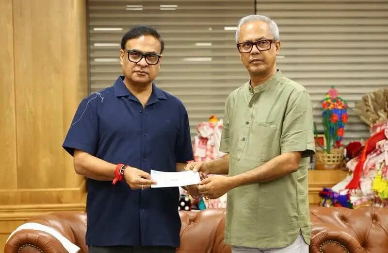 असम बाढ़ः गौतम अदानी ने मुख्यमंत्री राहत कोष में दिये 11 करोड़