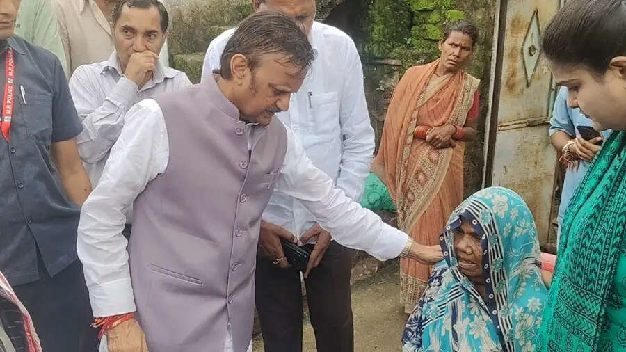 (अपडेट) शराब माफियाओं के विरुद्ध होगी सख्त कारवाई, दोषियों को मिलेगी कड़ी से कड़ी सजा : उप मुख्यमंत्री शुक्ल