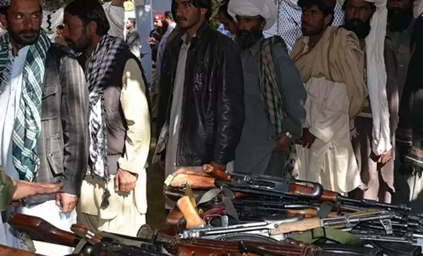 बलोचिस्तान में प्रतिबंधित संगठन बीआरए के 100 से ज्यादा विद्रोहियों का आत्मसमर्पण
