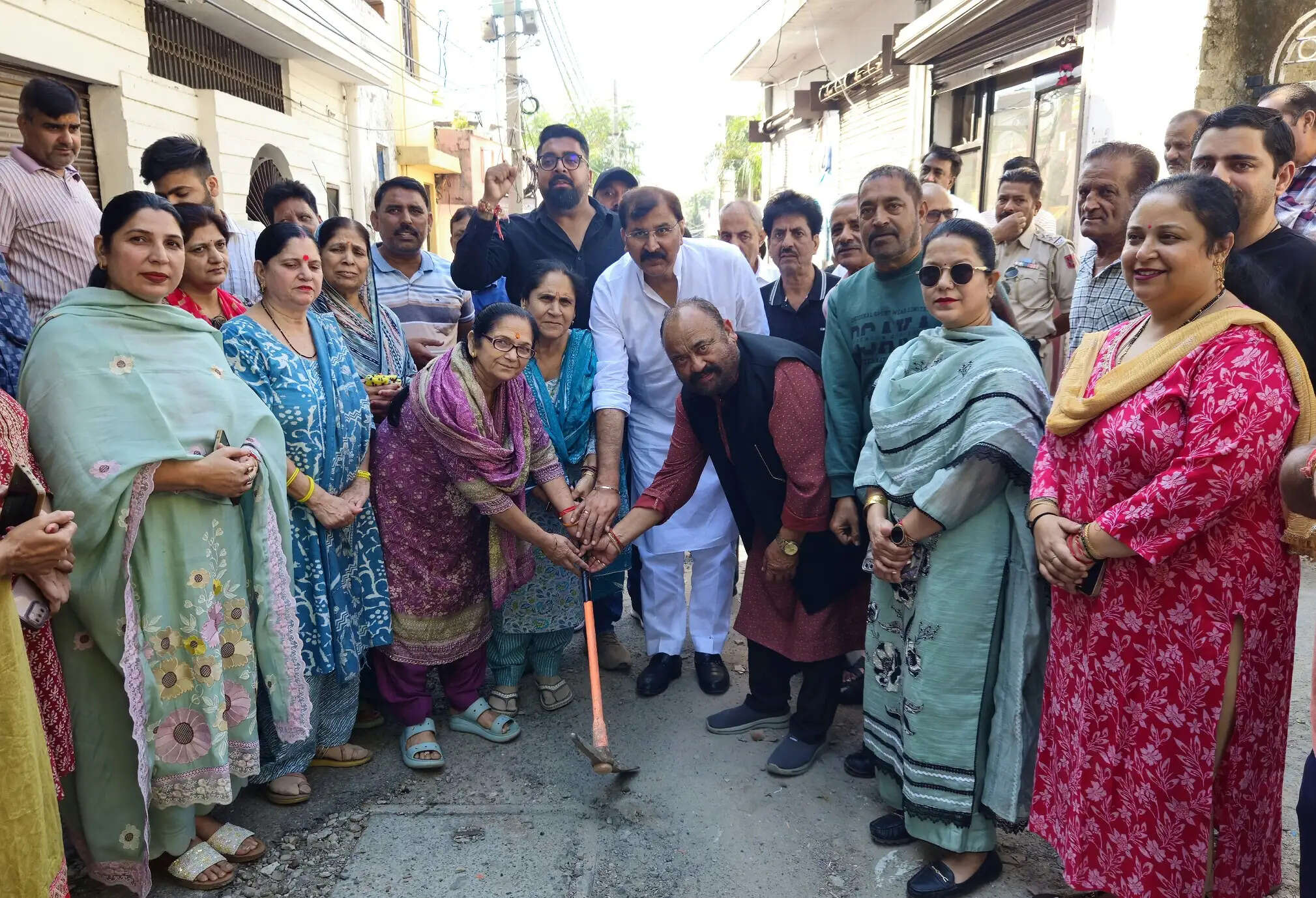 जम्मू पश्चिम में 40 लाख रुपये के विकास कार्य शुरू