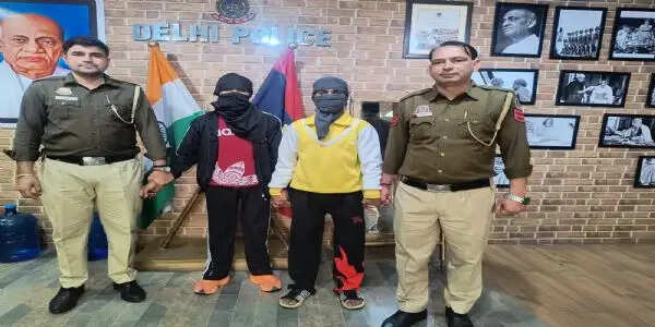 नरेला इंडस्ट्रियल एरिया में फैक्ट्री मालिक की हत्या का खुलासा, एक नाबालिग समेत तीन दबोचे