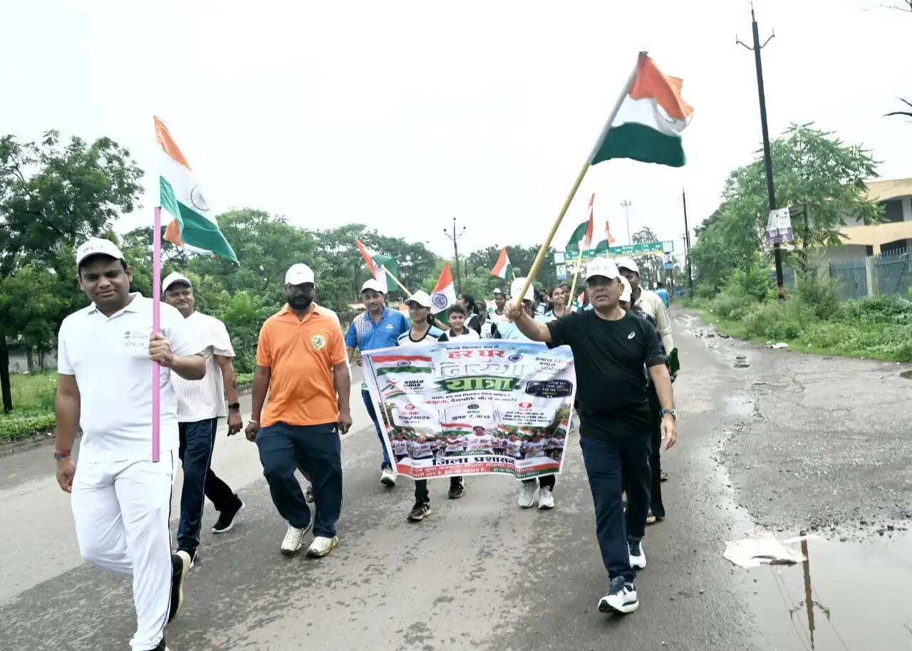जांजगीर-चांपा में राष्ट्रप्रेम के जज्बे के साथ निकली तिरंगा यात्रा, कलेक्टर ने दिखाई हरी झंडी