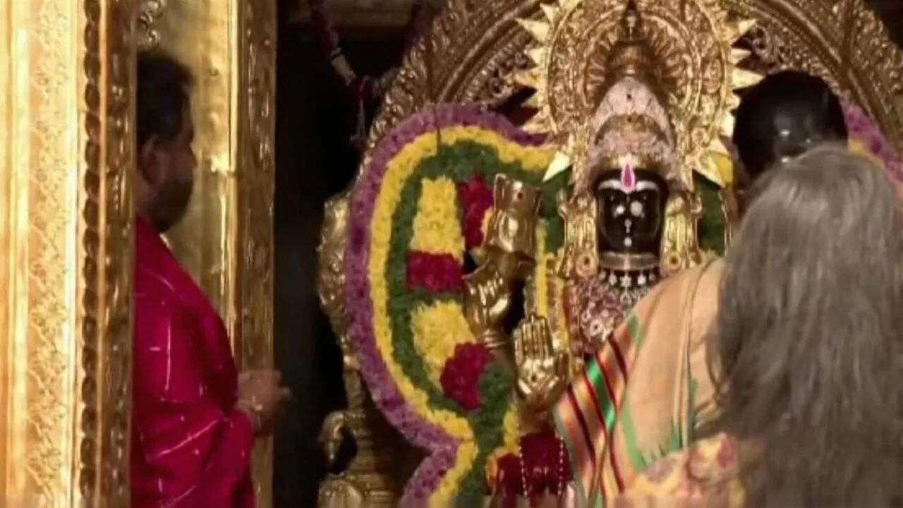 राष्ट्रपति द्रौपदी मुर्मु ने वेल्लोर के श्रीपुरम स्वर्ण मंदिर परिसर में ध्यान मंदिर का किया उद्घाटन