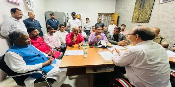 छात्रों पर एकतरफा कार्रवाई के खिलाफ सीओ कार्यालय पहुंचे बाबूलाल मरांडी, निष्पक्ष एफआईआर की मांग