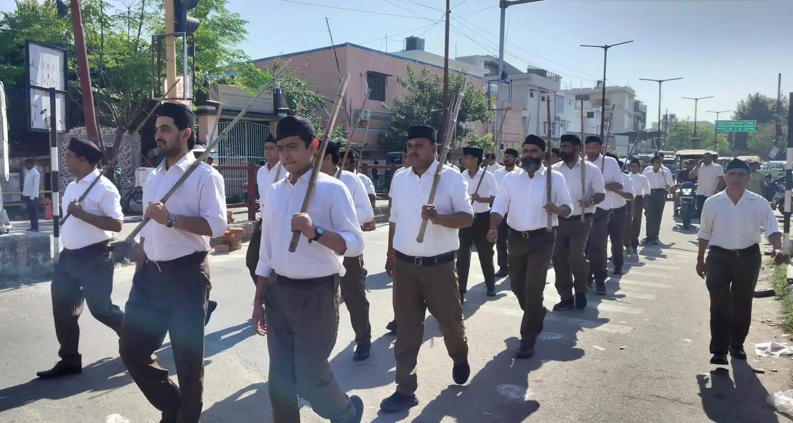 आरएसएस का संचलन : शाखा पद्धति ही संघ की रीढ़ : डॉ. शैलेन्द्र