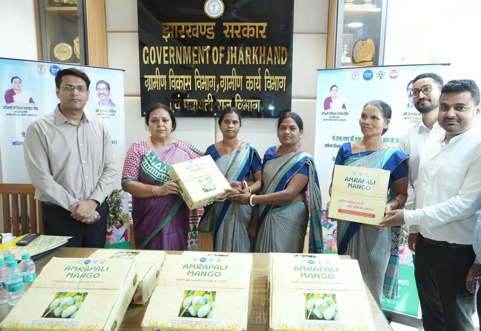 झारखंड का आम्रपाली आम दुबई पहुंचा, महिला किसानों को मिल रही वैश्विक पहचान