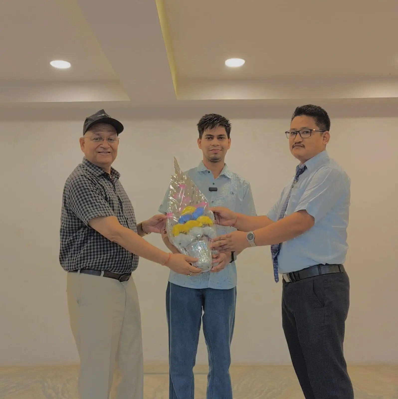 बक्सर में नीट टॉपर अक्षत कुमार का भव्य सम्मान