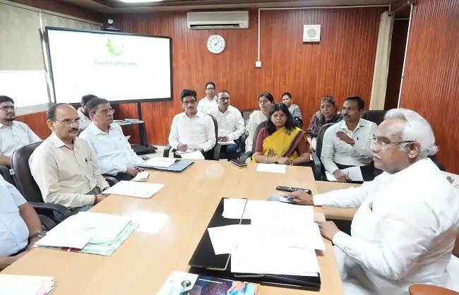 आयुष चिकित्सा अधिकारियों को एक माह में एसीपी का लाभ देने के निर्देश