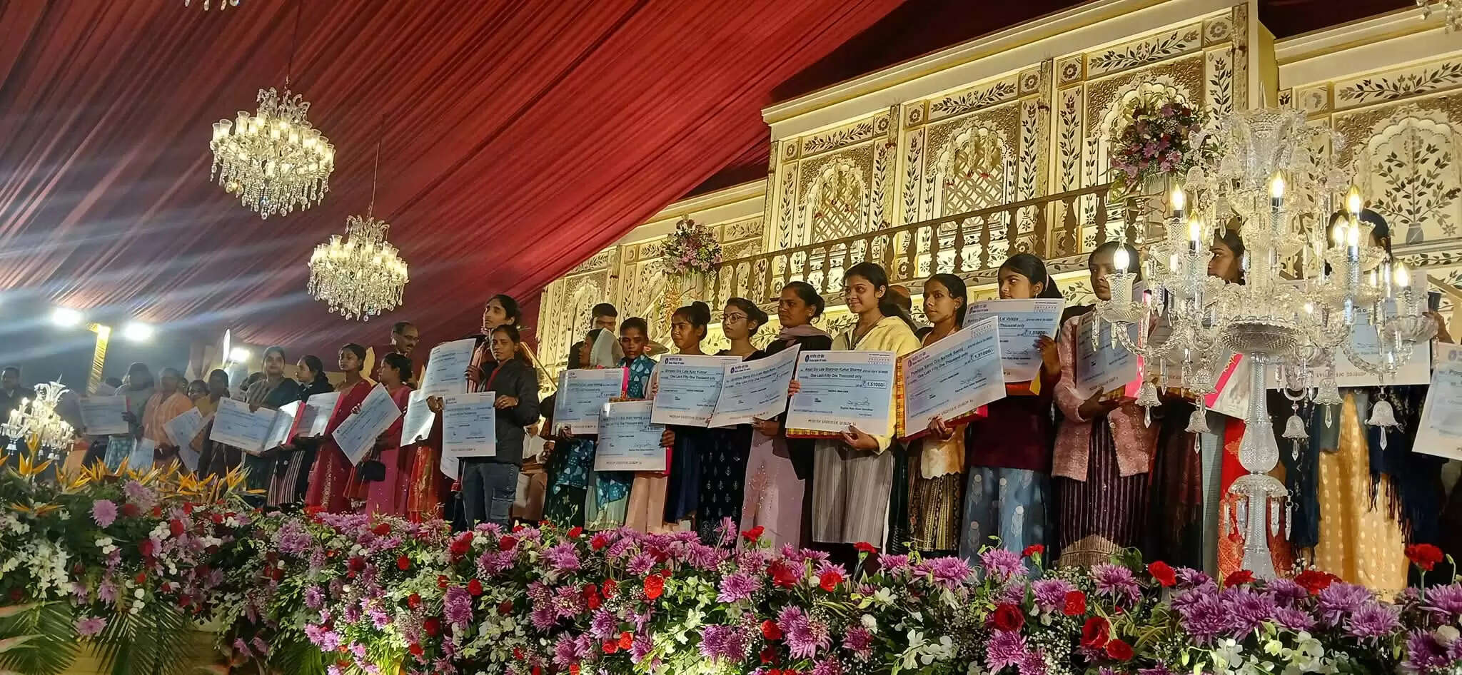 101 निर्धन एवं गरीब बेटियों के पिता बने राजेश