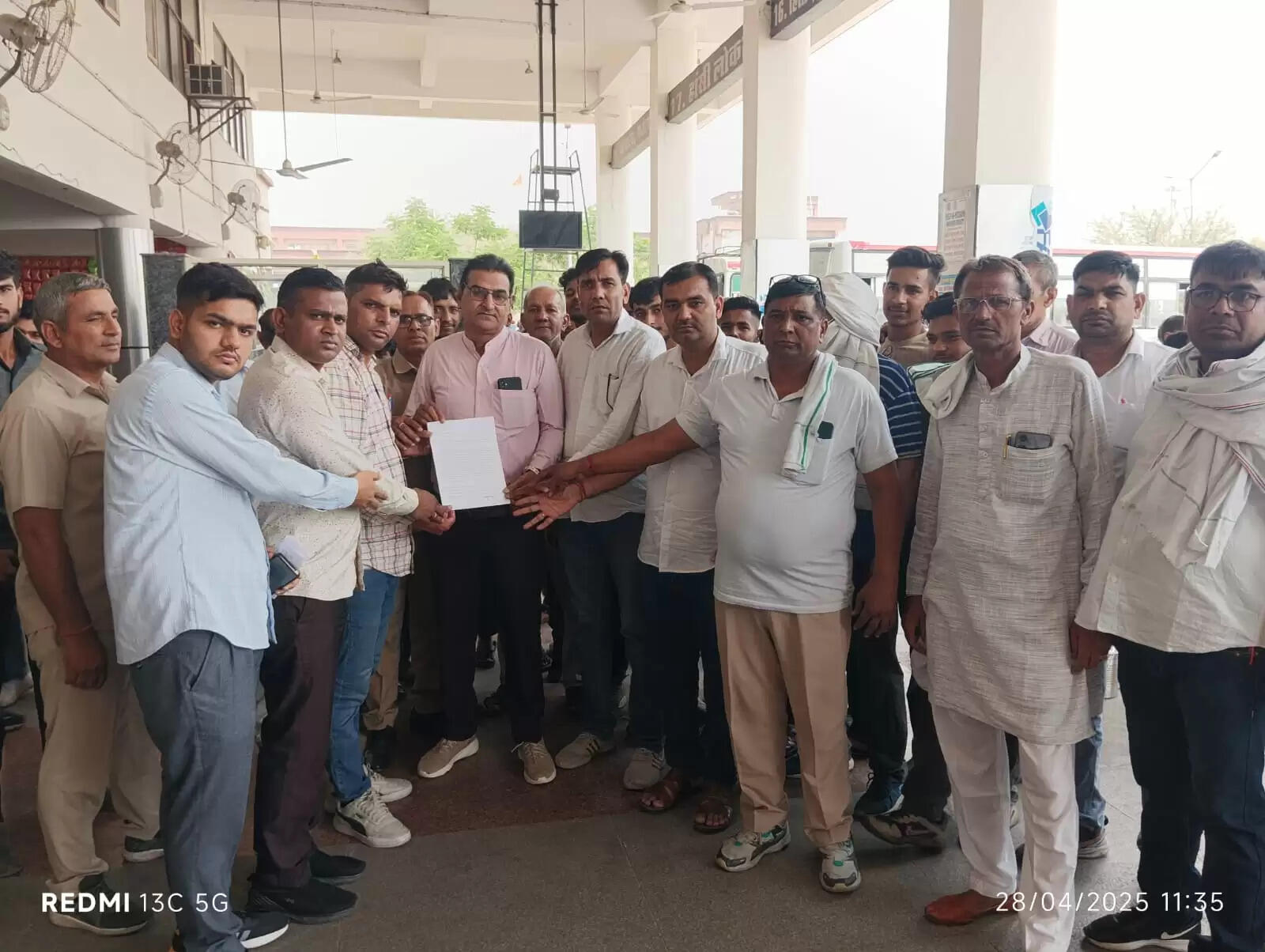 जींद: रोडवेज कर्मचारियों किया प्रदर्शन, 15 मई काे अंबाला में निकालेंगे माेर्चा