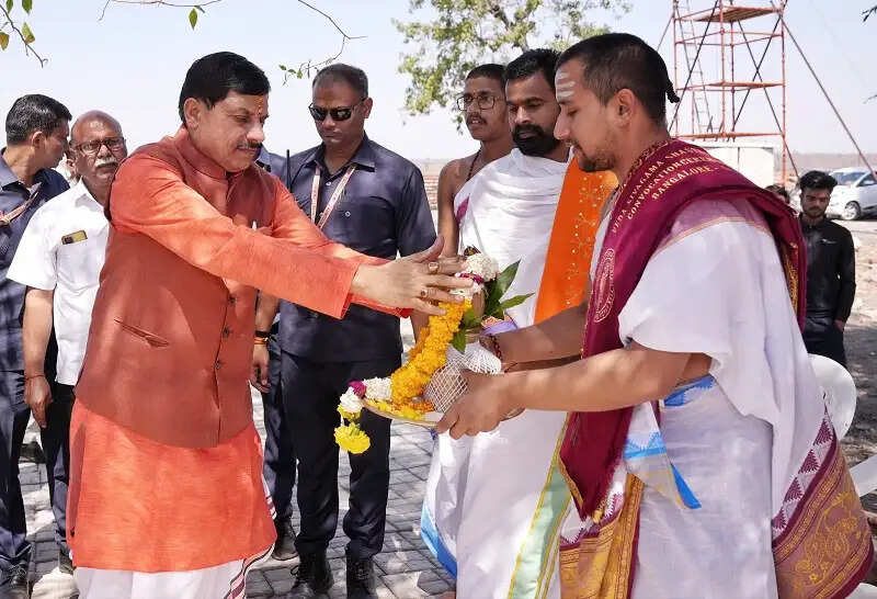 उज्जैन के महाकाल लोक की तर्ज पर ओंकारेश्वर को बनाया जाएगा भव्य ओंकारेश्वर लोकः मुख्यमंत्री डॉ. यादव