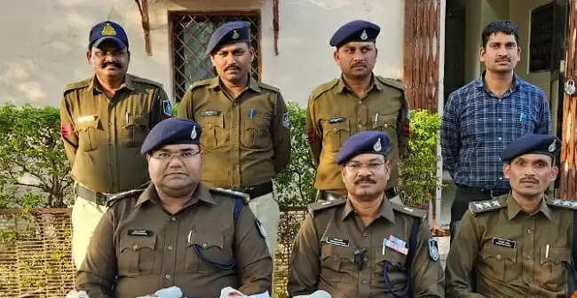 मप्र पुलिस की प्रभावी कार्रवाई, 15 दिन में विभिन्न जिलों से कुल 53 अवैध हथियार जब्त