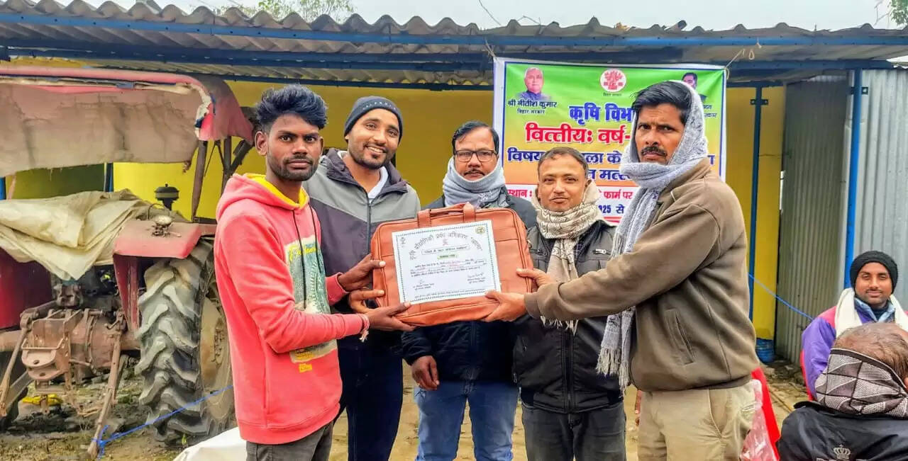 पशुपालन पर पांच दिवसीय प्रशिक्षण संपन्न, प्रतिभागियों को मिले प्रमाण पत्र