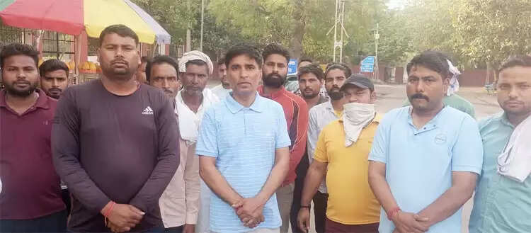 सोनीपत में सफाई कर्मचारियों को नहीं मिला वेतन तो किया प्रदर्शन