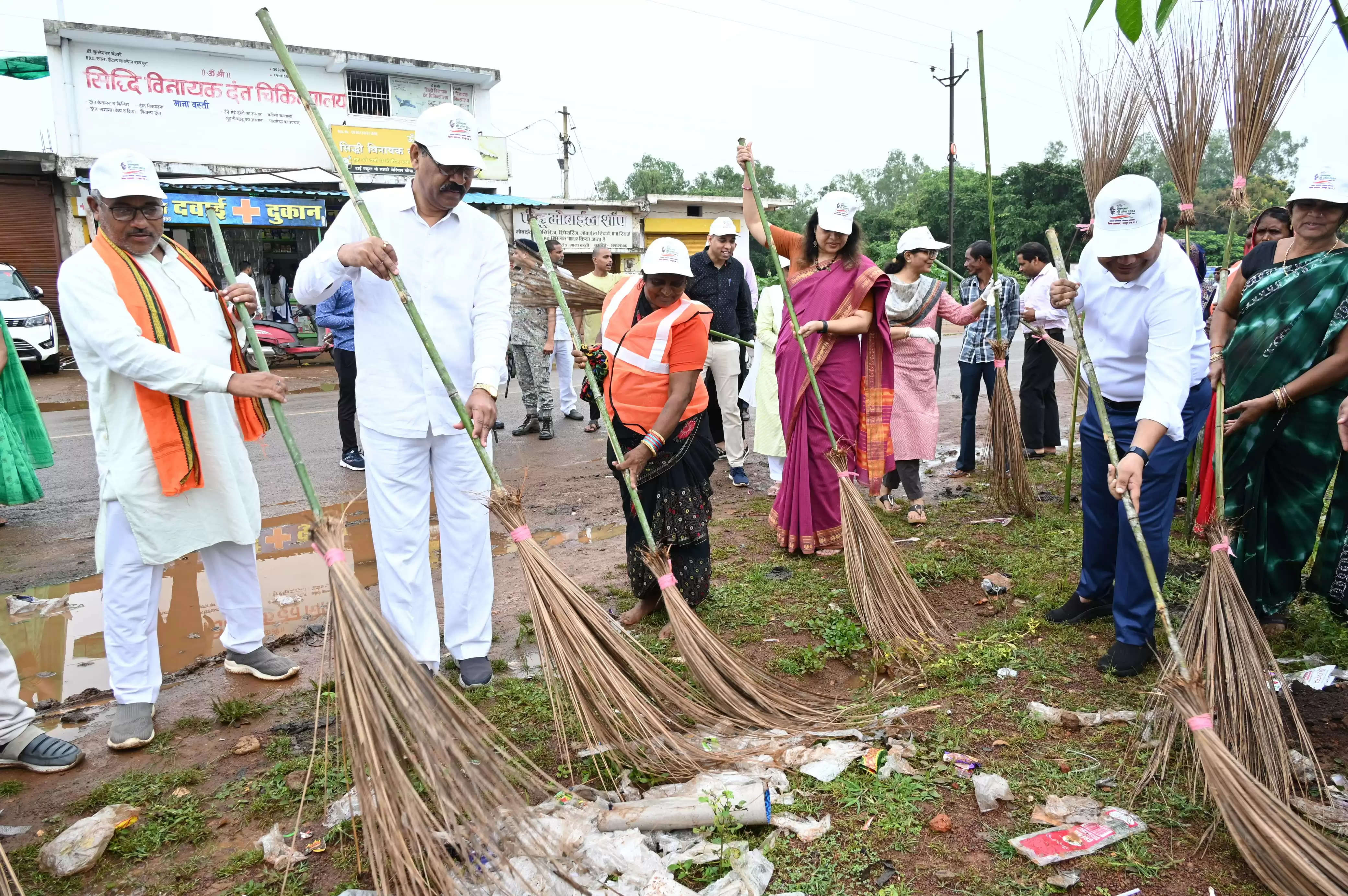 स्वच्छता ही सेवा अभियान : विधायक मोतीलाल साहू ने दिलाई गई स्वच्छता की शपथ