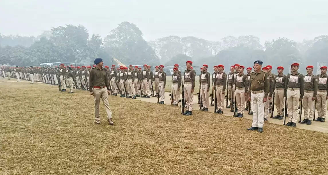 पुलिस केंद्र कटिहार में रैतिक परेड का आयोजन