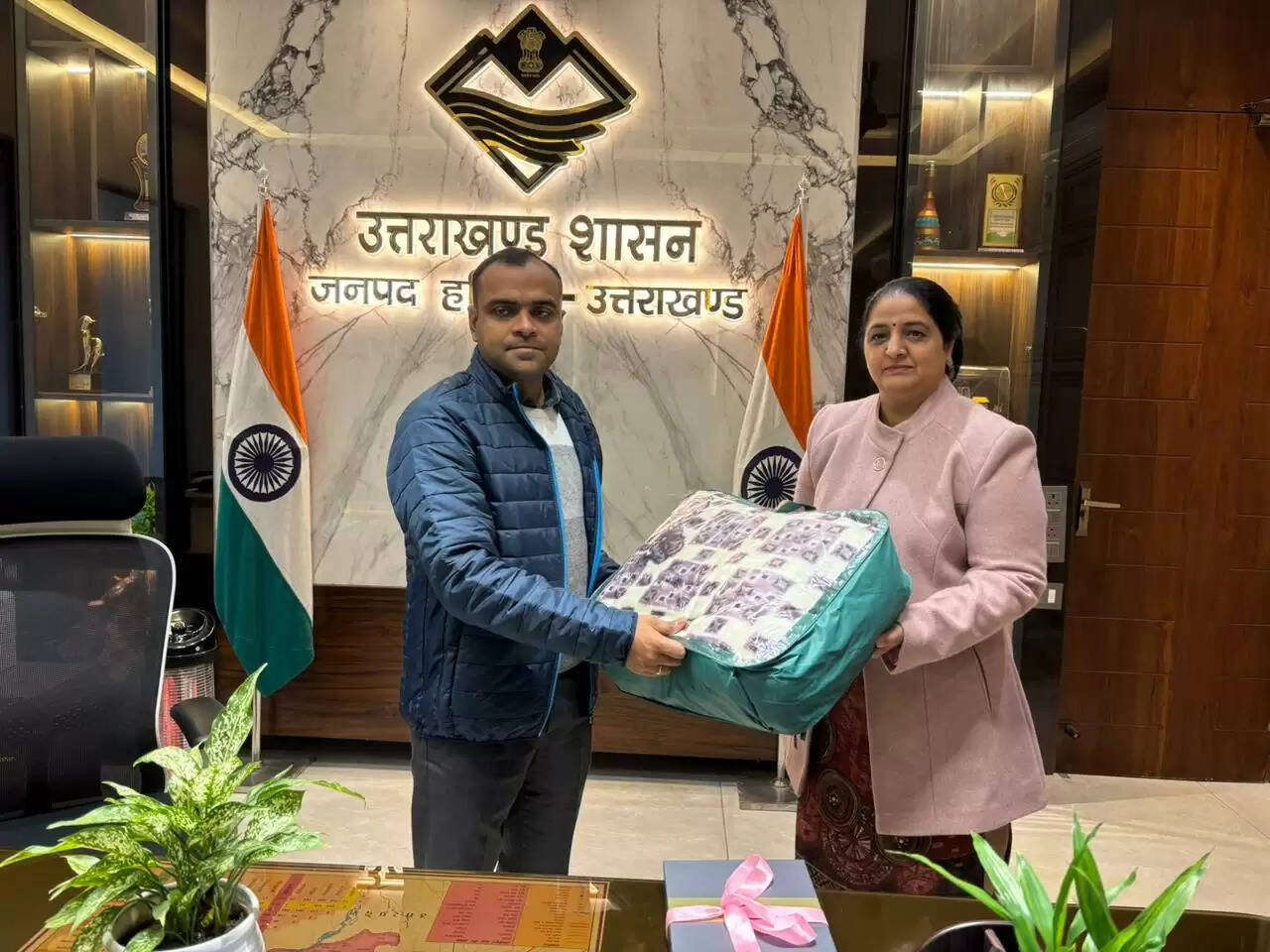 जरूरतमंदों की मदद के लिए उपलब्ध कराए कंबल