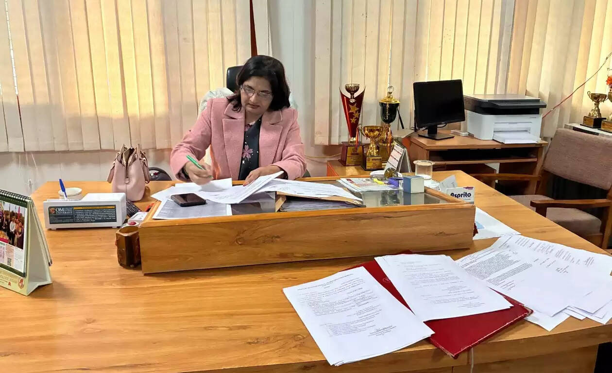 कमलेश दुहन ने संभाला राजकीय महाविद्यालय हांसी में प्राचार्या का पद