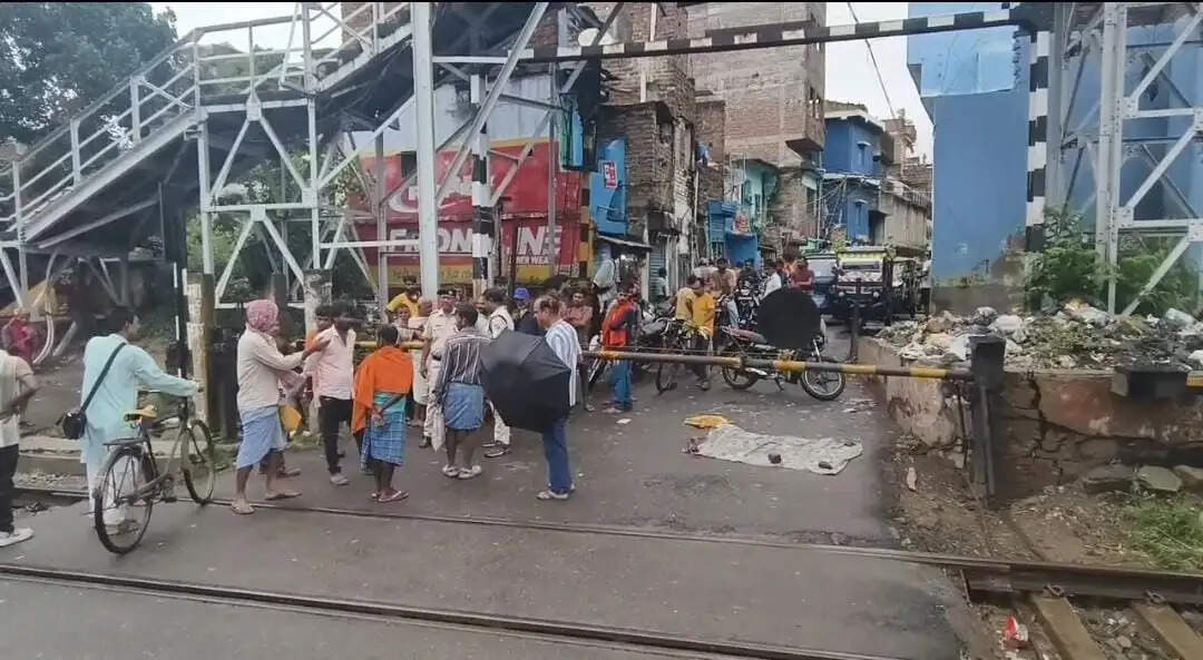 विक्रमशिला एक्सप्रेस की चपेट में आने से महिला की मौत, ढाई घंटे देरी से पहुंची पुलिस