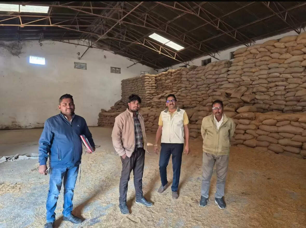 अवैध धान संग्रहण पर सख्त कार्रवाई , जिले में धान खरीद सुचारू रूप से जारी