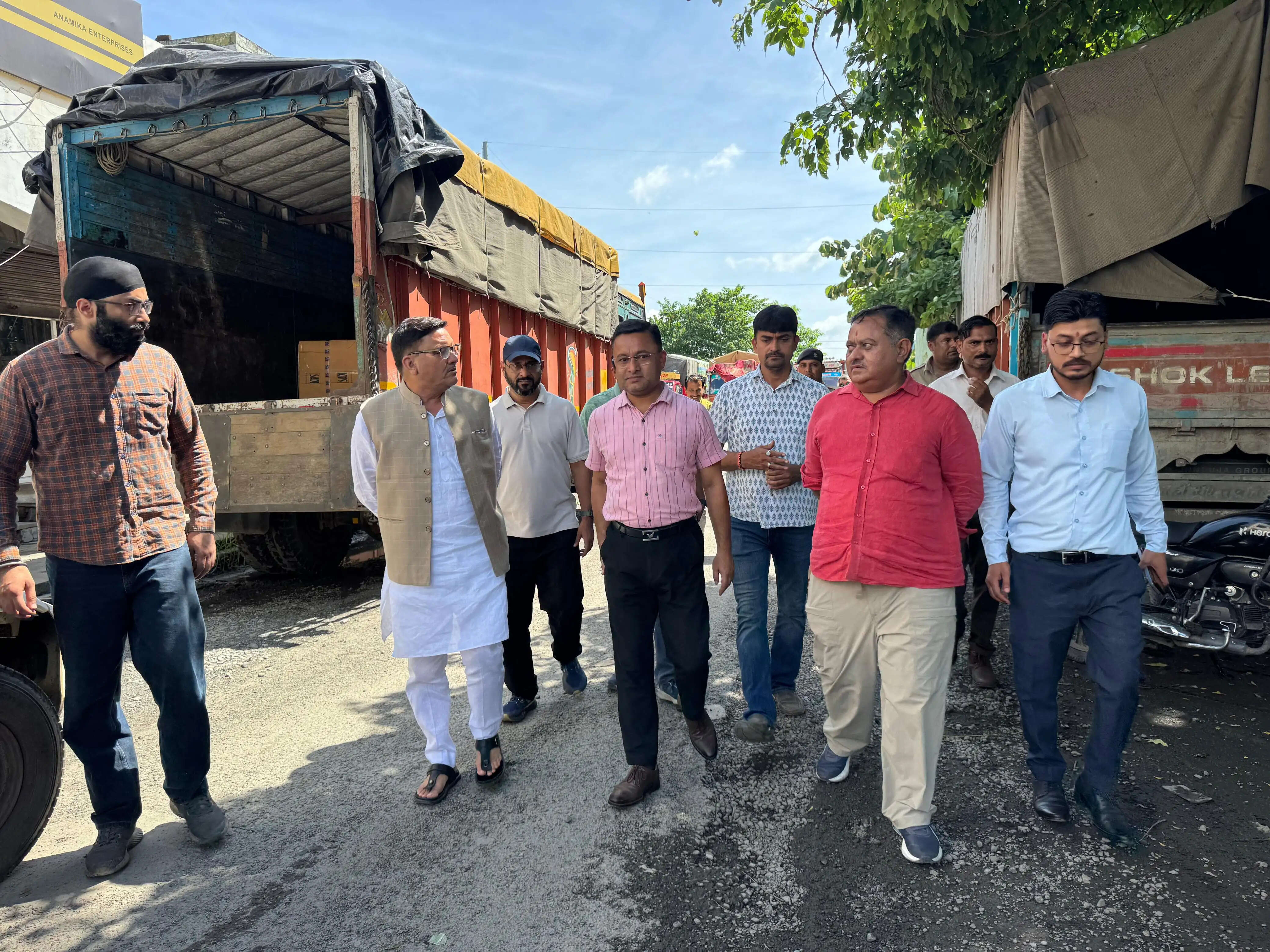 महापौर गजराज ने यातायात नगर की व्यवस्थाओं का लिया जायजा