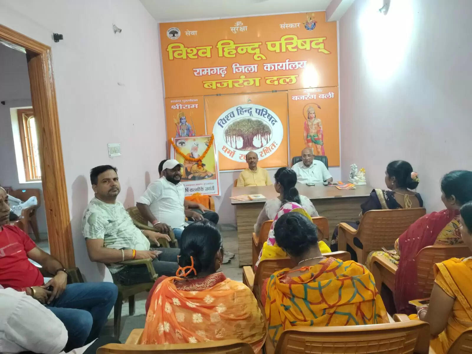 राजराप्पा मंदिर के बाहर से हटाई गईं 254 दुकानें, विहिप ने उठाया आजीविका व सुविधाओं का मुद्दा