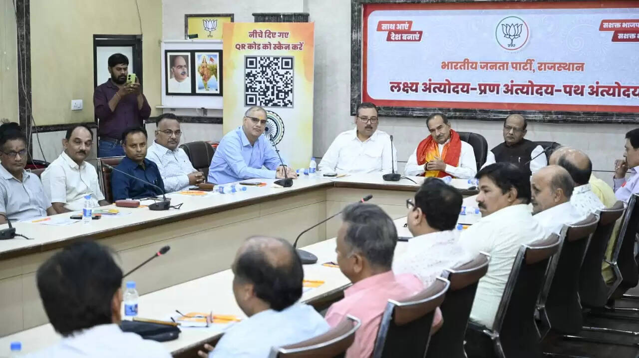 देश में बार—बार होने वाले चुनाव से समय, धन और ऊर्जा की होती है बर्बादी : मदन राठौड़