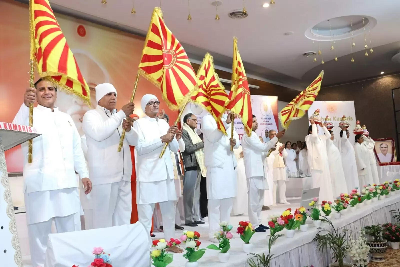 हिसार में 2000 से अधिक बुजुर्गों का सम्मान