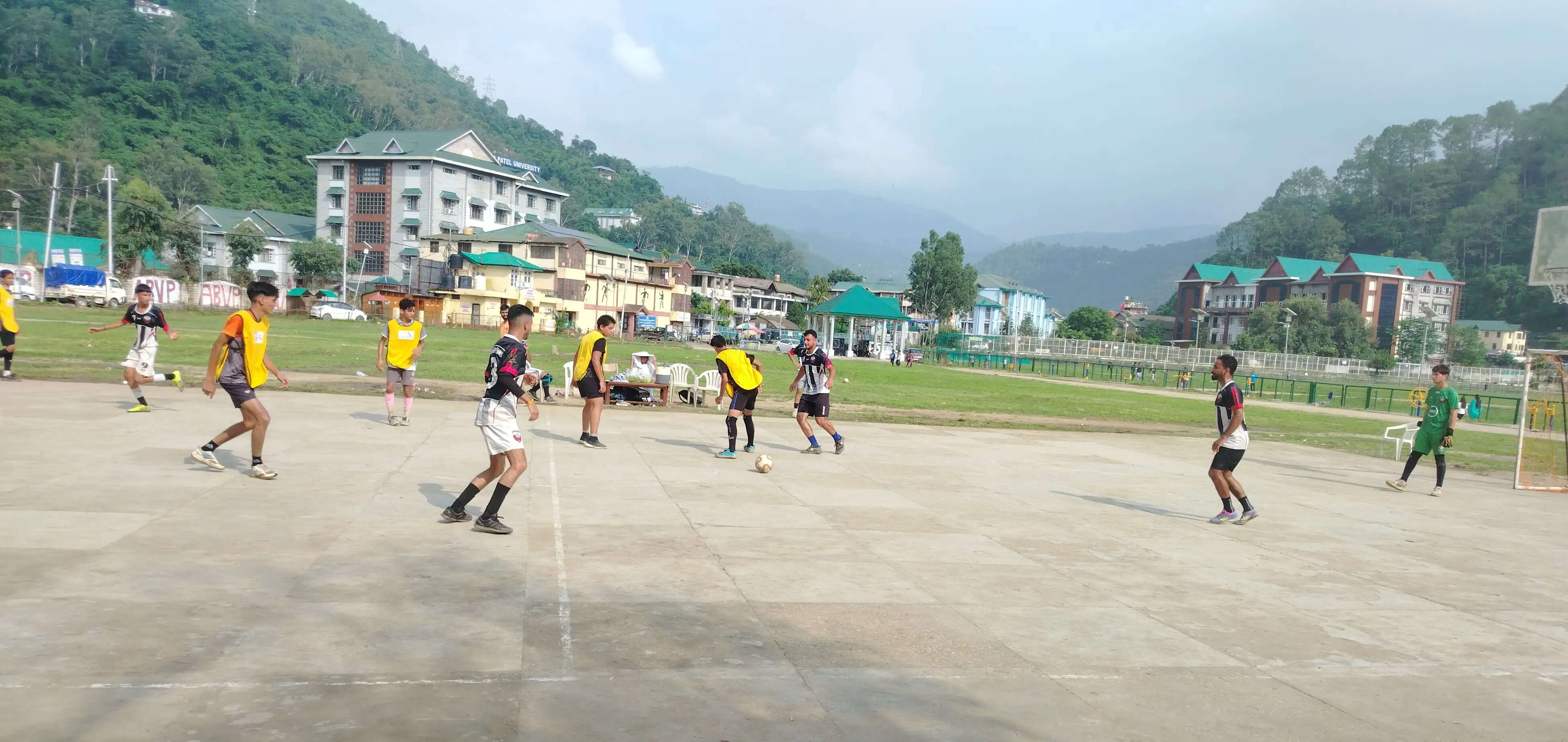 मंडी में पहली ट्राईअम्फ एफसी ऑल ओपन फुटसल चैंपियनशिप का आगाज।