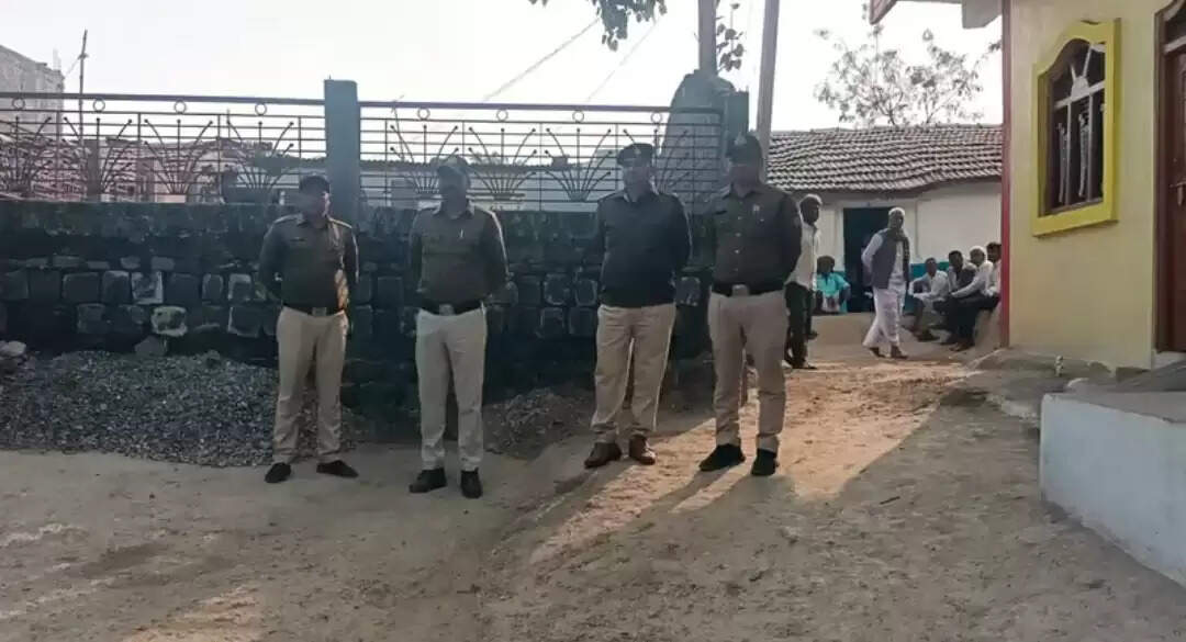 आगरमालवाः खूनी संघर्ष में एक व्यक्ति की मौत, गांव में तनाव का माहौल