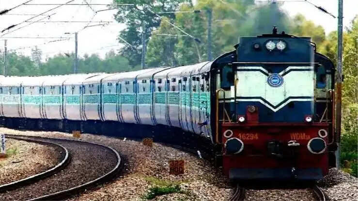 झारसुगुड़ा के रीमॉडलिंग कार्य के कारण मुरादाबाद रेल मंडल में संचालित दो रेलगाड़ियां परिवर्तित मार्ग से चलेंगी