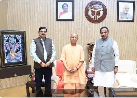 विनोद तावड़े ने मुख्यमंत्री योगी से की मुलाकात,कहा-यूपी में तीसरी बार बनेगी एनडीए सरकार