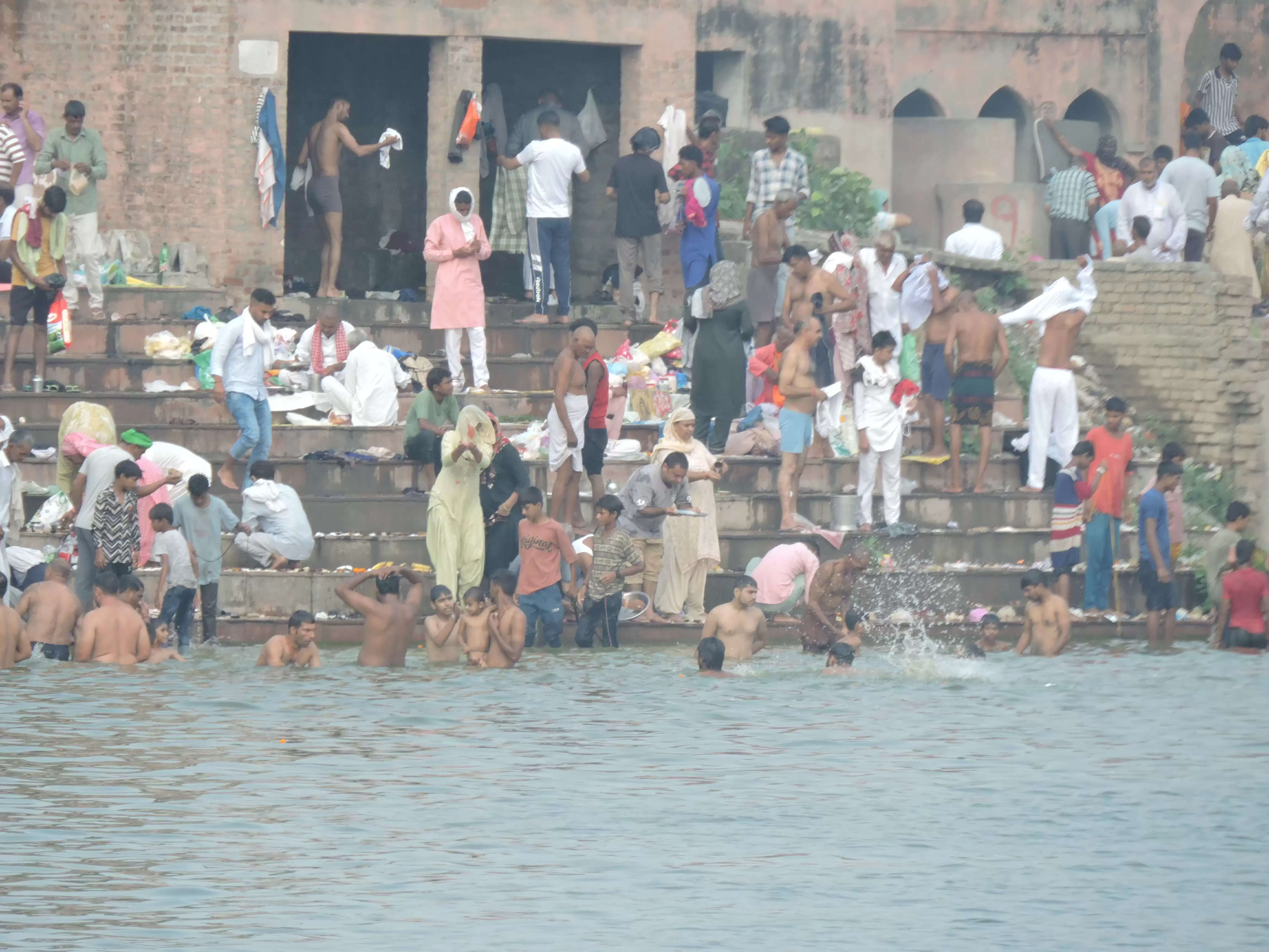 सोमवती अमावस्या पर पिंडतारक तीर्थ पर हजारों ने किया पिंडदान