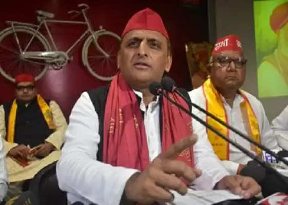 भाजपा की कुनीतियों से छोटे और खुदरा व्यापारी तबाह : अखिलेश यादव