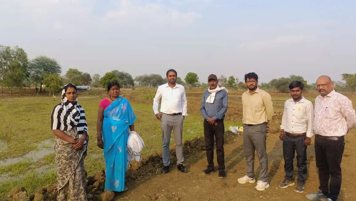 मैदान में उतरे कलेक्टर, जांची विकास कार्यों की गुणवत्ता