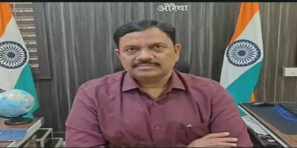 औरैया जिले में कई बूथाें पर एसआईआर का काम सुस्त, डीएम ने दिए सख्त निर्देश