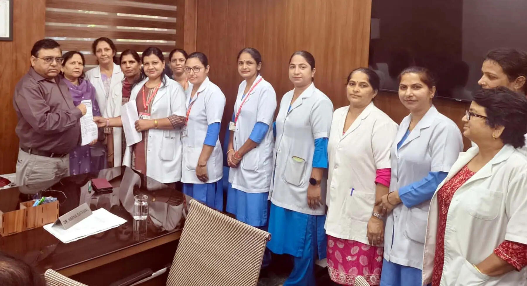 गुरुग्राम: ऑनलाइन ट्रांसफर पॉलिसी के विरोध में नर्सिंग ऑफिसर्स लामबद्ध