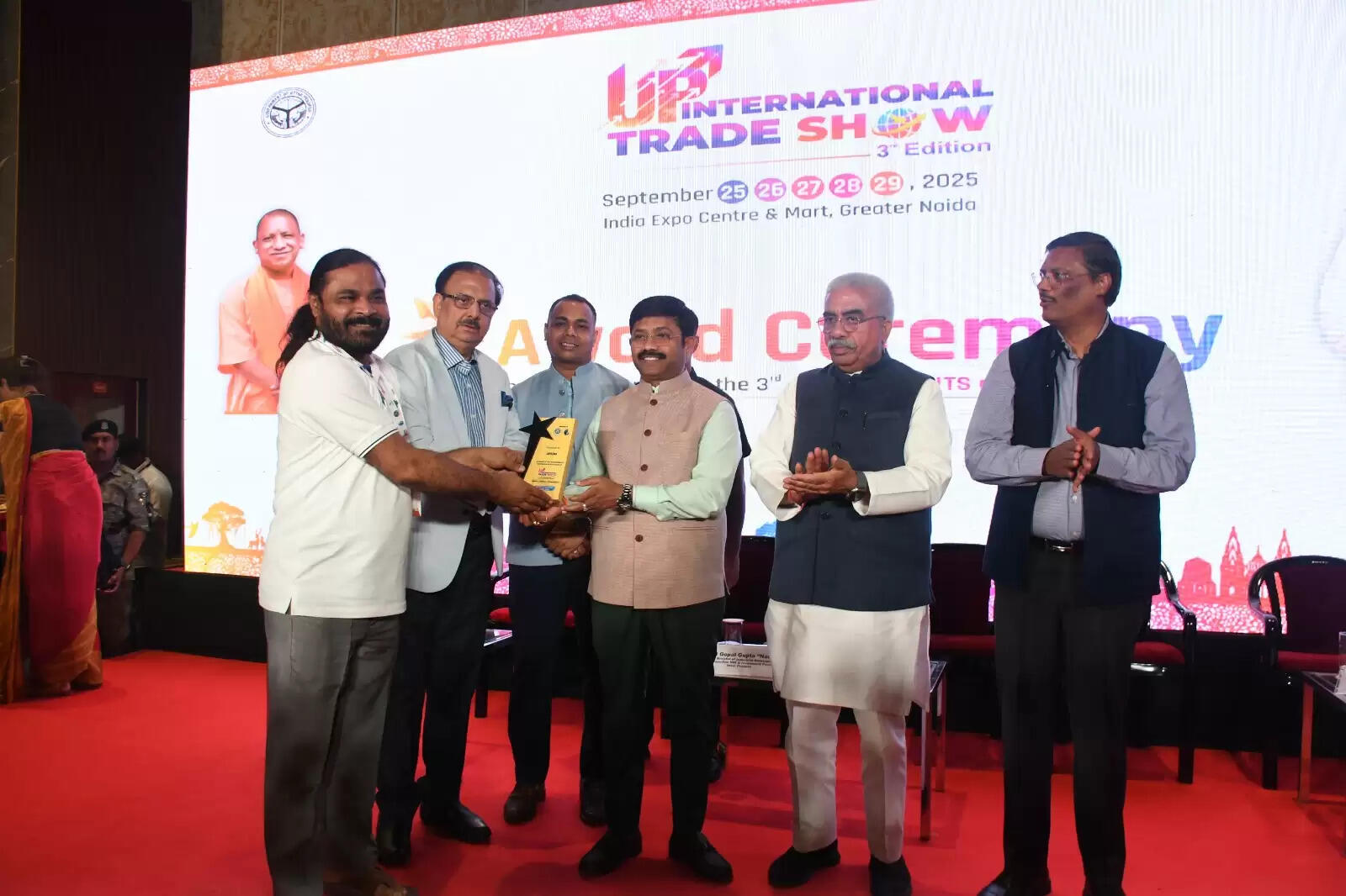 यूपी इंटरनेशनल ट्रेड शो के चौथे दिन 1.35 लाख विजिटर्स पहुंचे इंडिया एक्सपो मार्ट