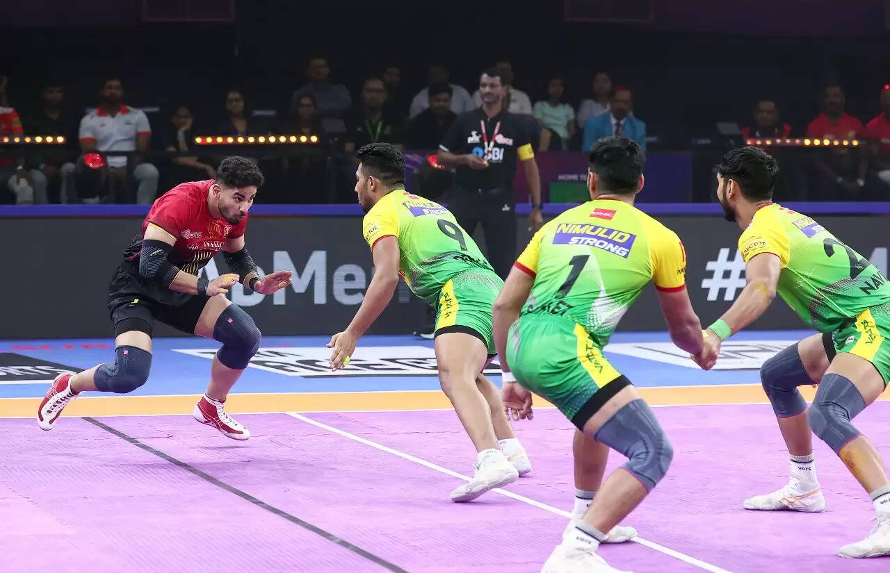 पीकेएल-12 : लगातार तीन हार के बाद बेंगलुरू बुल्स की पहली जीत, पटना पाइरेट्स को 8 अंक से हराया