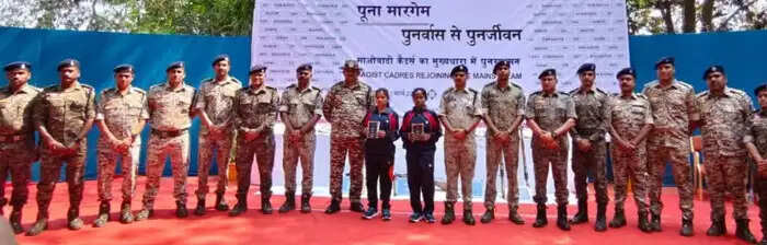 छत्तीसगढ़ के सुकमा में 16 लाख की इनामी दो नक्सलियों ने किया आत्मसमर्पण