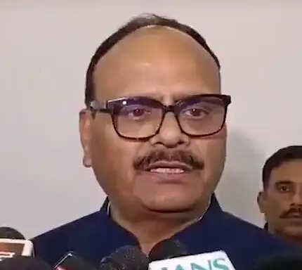 समाजवादी पार्टी के लोग बहरूपिए हैं, तुष्टिकरण की करते हैं राजनीति : ब्रजेश पाठक