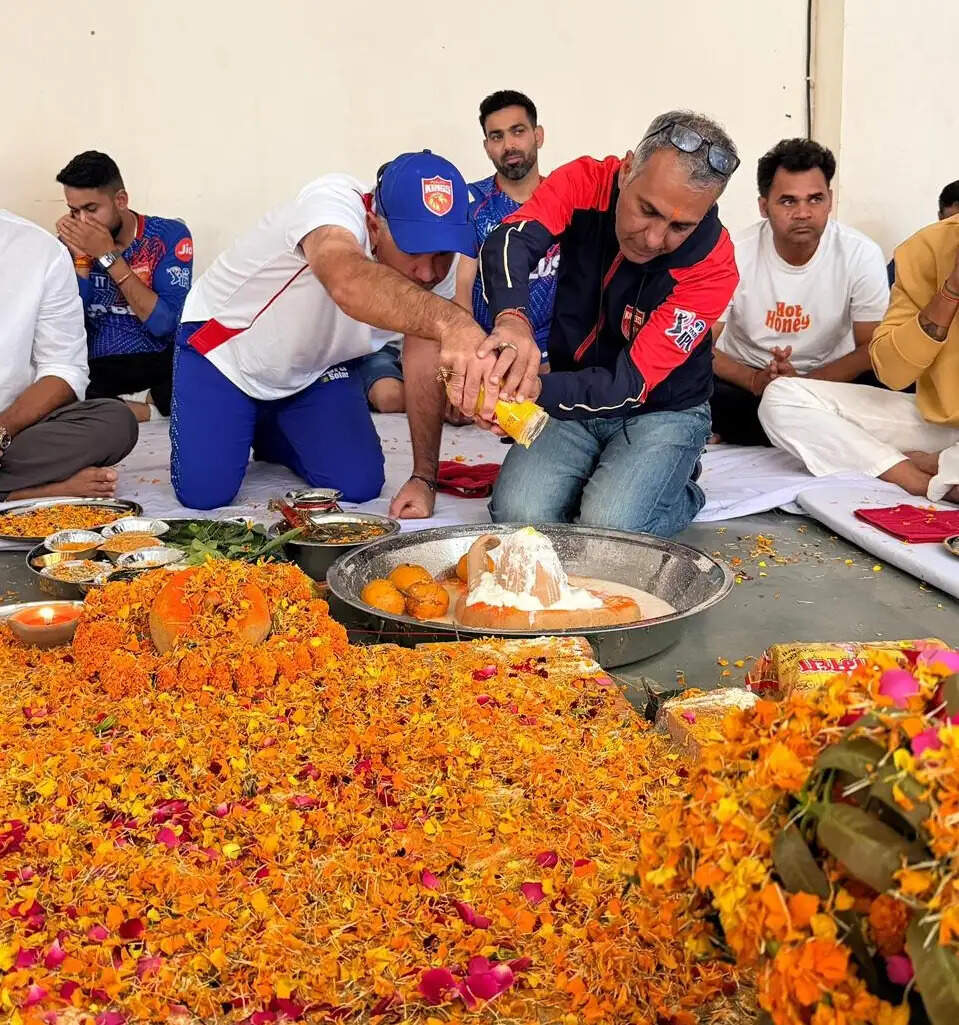 आईपीएल 2026 से पहले पंजाब किंग्स ने की पूजा, टीम ने मांगा जीत का आशीर्वाद