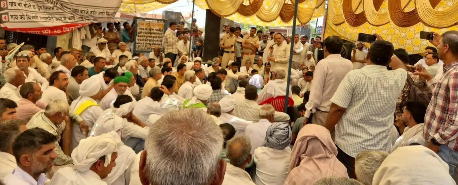 हांसी में आंदोलनकारी ग्रामीणों ने अलग पाइपलाइन का प्रस्ताव ठुकराया