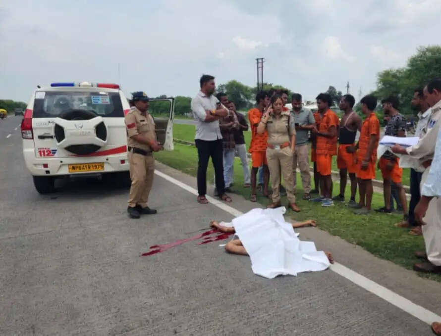 राजगढ़ः डाक कांवड़ लेकर उज्जैन से अशोकनगर जा रहे किशोर को बोलेरो ने मारी टक्कर, मौत